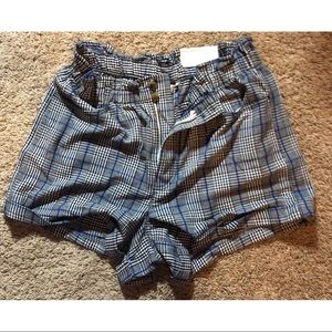 NWT American Eagle plaid mom shorts
